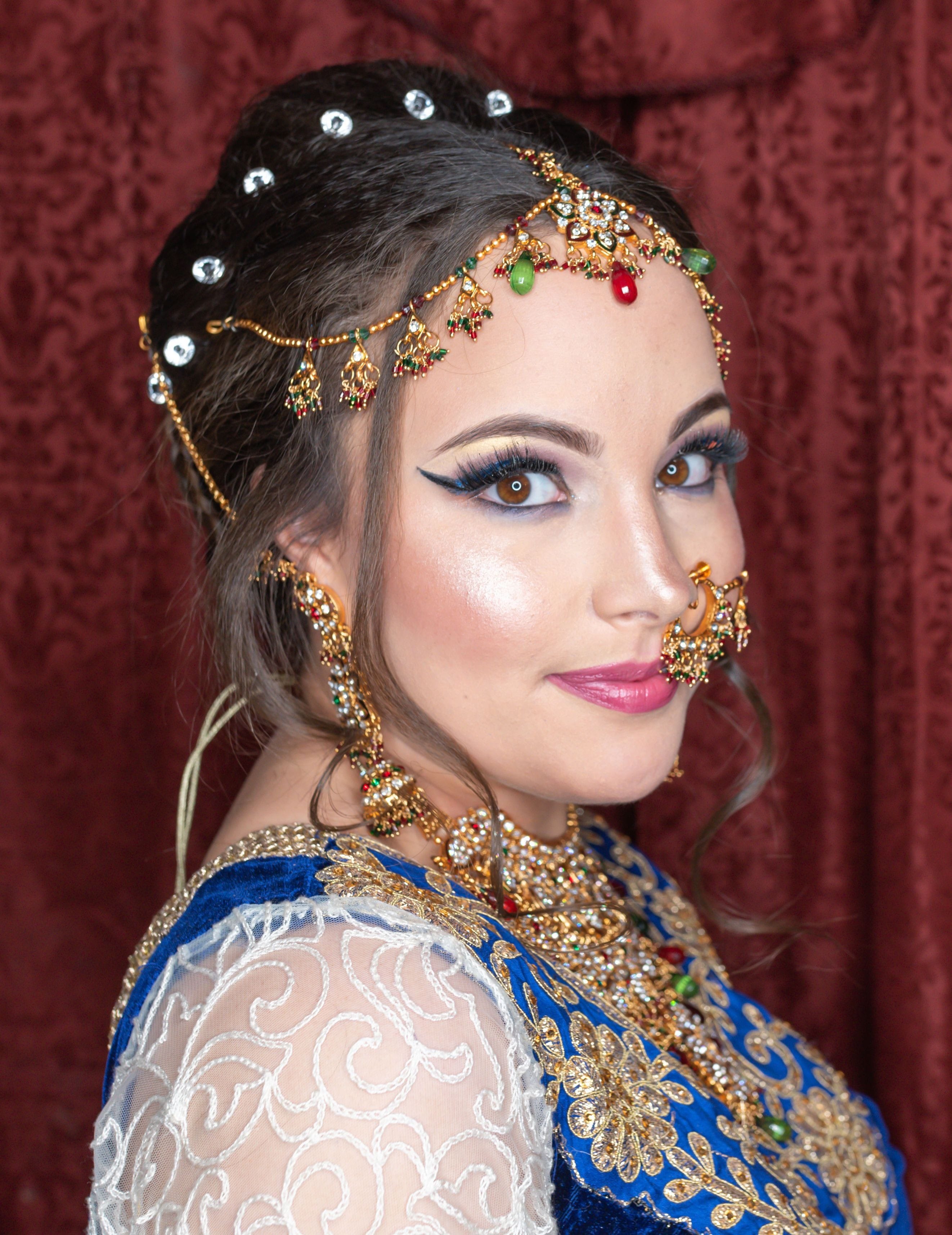 Top reviewd Indian Bridal Make-up Artist, Bridal hair stylist & Bridal Henna Artist  in Virginia / DC / MD ,(www.shruti-salon.com)